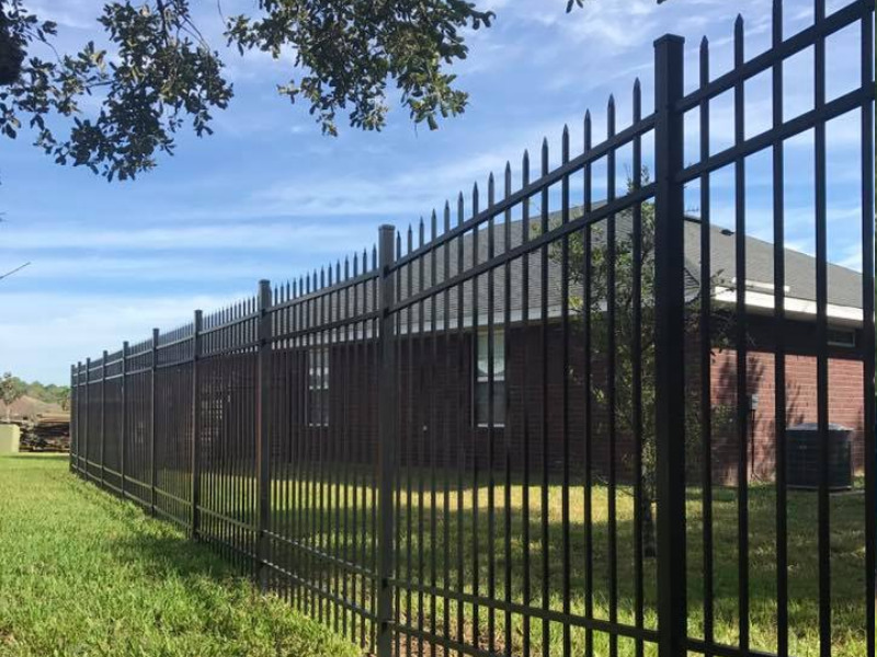 example of a Aluminmum privacy fence in Houma Louisiana