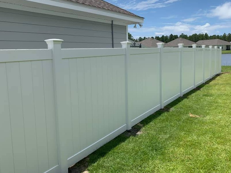 Vinyl privacy Fencing in Houma, Louisiana